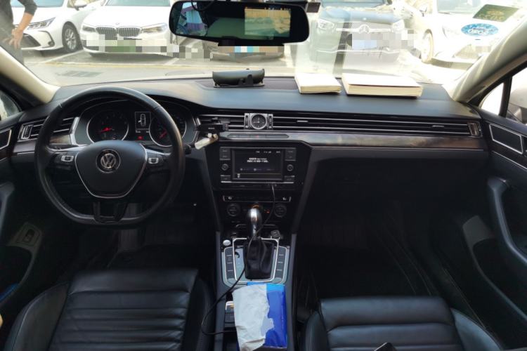 Used Volkswagen Magotan 2018 Facelift 330TSI DSG Luxury Model
