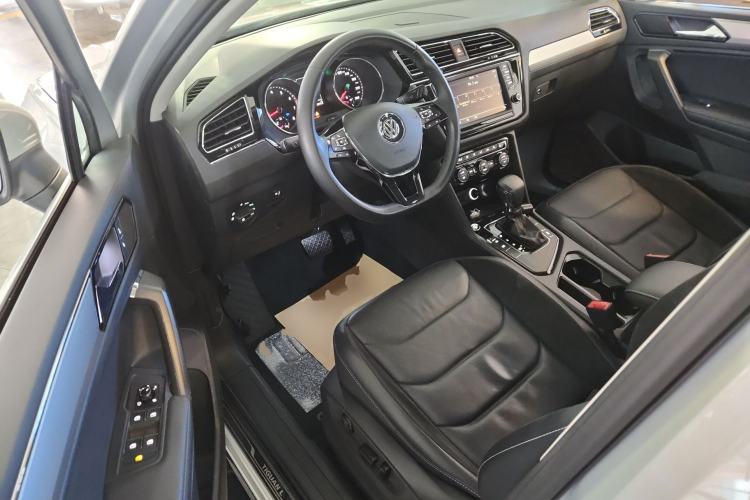 Used Volkswagen Tiguan L 2018 330TSI Automatic Two-Wheel Drive Luxury Edition
