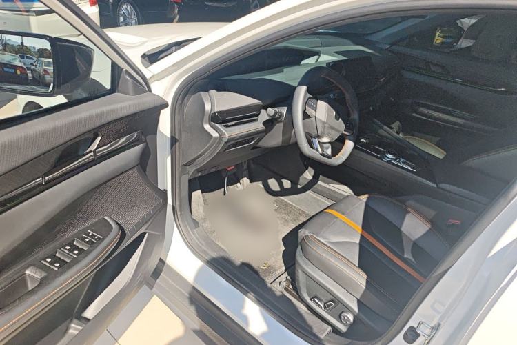 Used Changan UNI-V 2024 1.5T Prestige Edition
