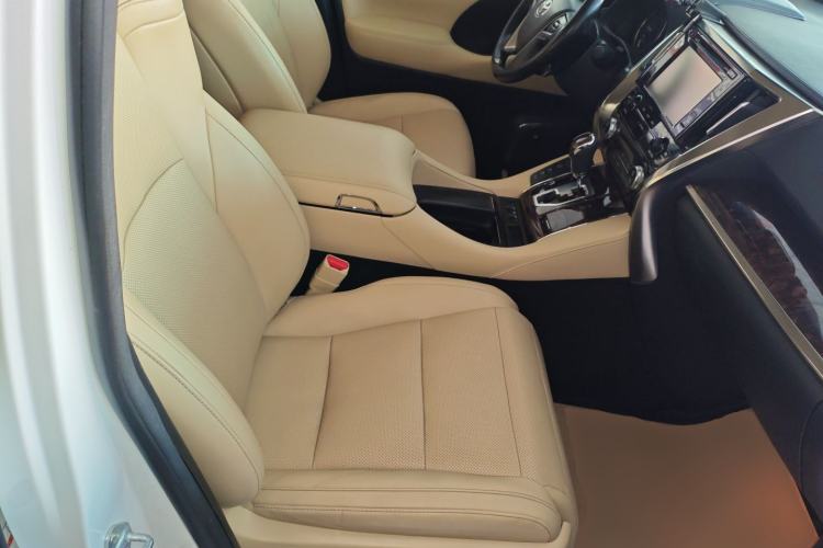 Used Toyota Alphard 2019 Dual-Engine 2.5L Luxury Edition
