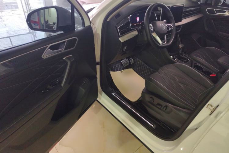 Used Volkswagen Tiguan L 2023 330TSI Automatic Two-Wheel Drive R-Line Enjoyment Edition
