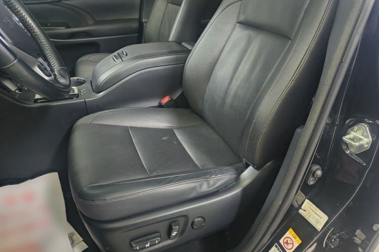 Used Toyota Highlander 2018 2.0T Four-Wheel Drive Luxury Version 7 Seats China VI Standard