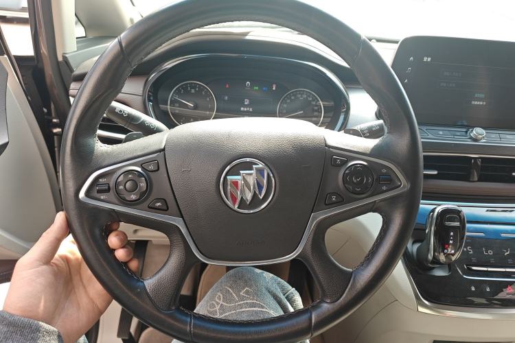 Used Buick GL8 2021 Land Cruiser Executive Class 652T Smart Luxury Model
