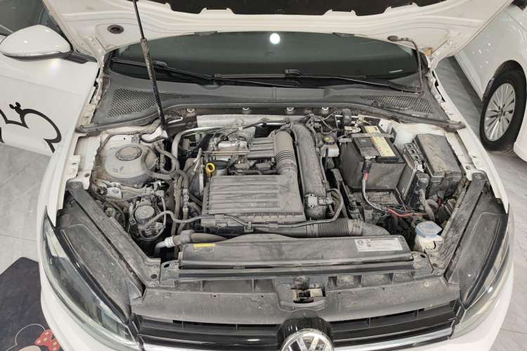 Used Volkswagen Golf 2020 Zhiai Edition 200TSI DSG Comfortable & Ambitious Version
