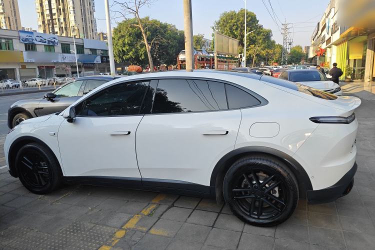 Used ONVO L60 2024 60 kWh All-Wheel Drive
