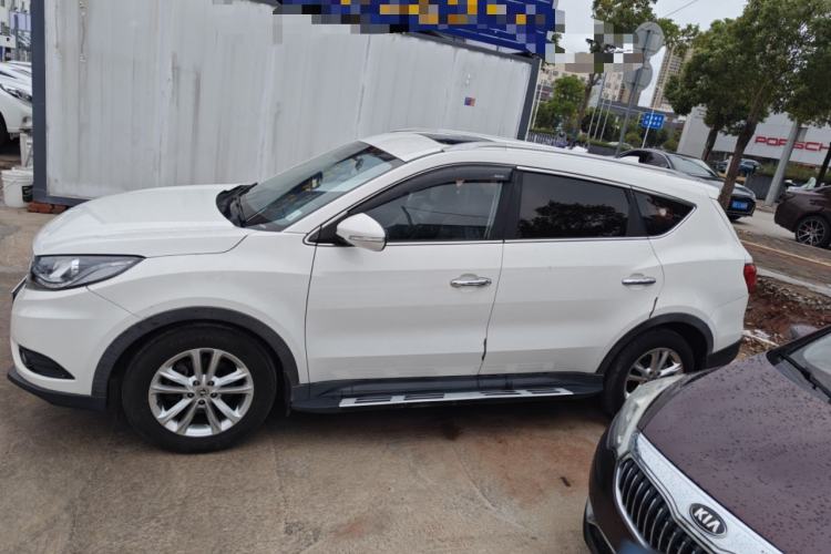 Used Dongfeng Fengon 580 2017 1.5T CVT Smart Connectivity Model
