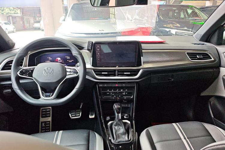 Used Volkswagen T-ROC 2023 300TSI DSG Two-Wheel-Drive Chen Guang Edition
