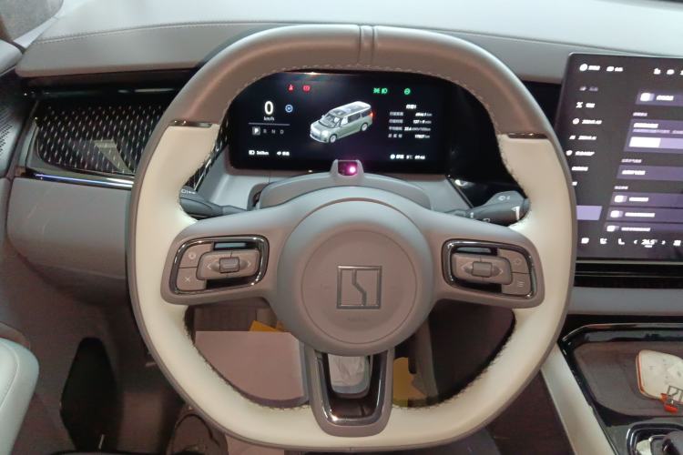 Used Zeekr 009 2024 Six-Seat Executive Version 4WD 140 kWh
