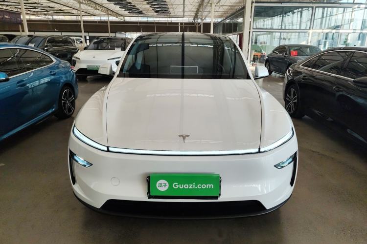 Used Tesla Model Y 2025 Long-Range All-Wheel-Drive Version
