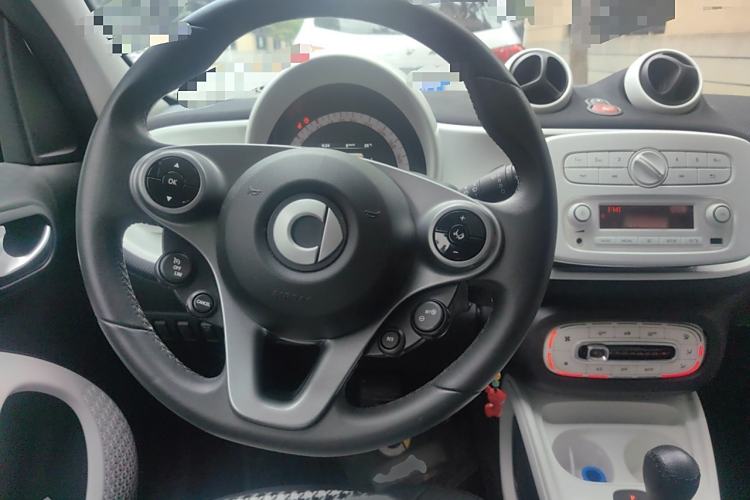 Used  forfour 2016 1.0L 52 kW Passion Edition
