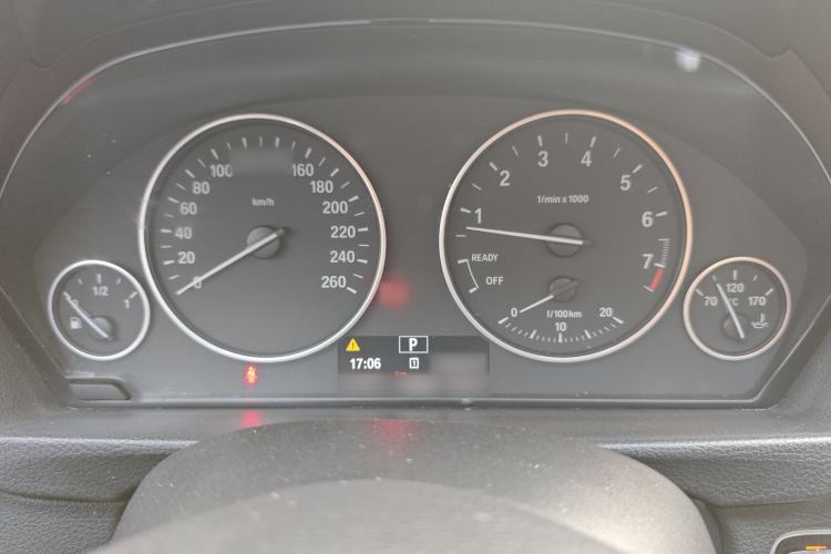 Used BMW 3 Series 2015 316Li Fashion Model
