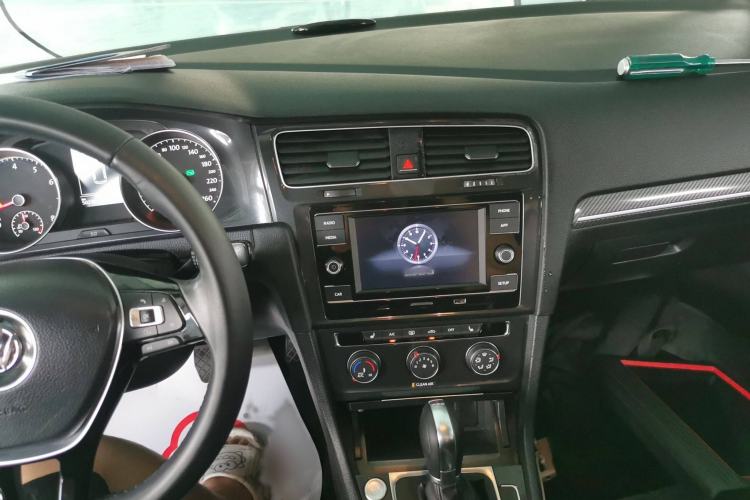 Used Volkswagen Golf 2018 230TSI Automatic Luxury Version
