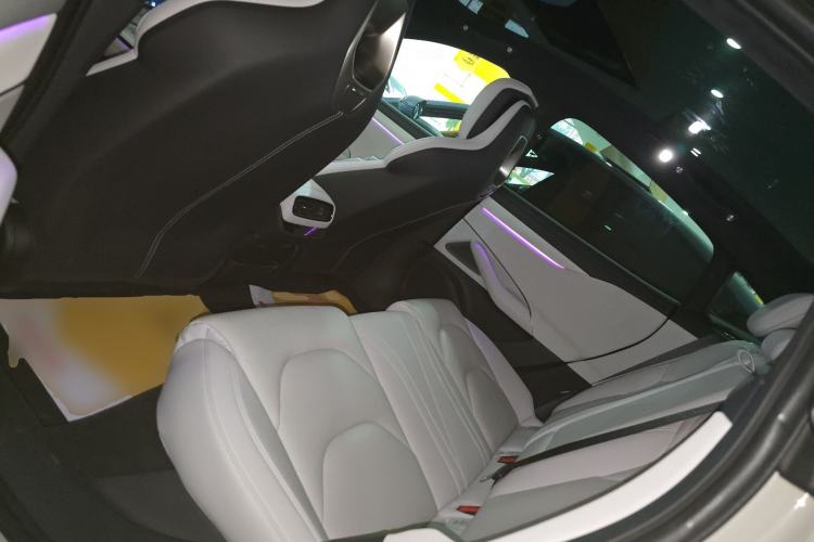 Used Xiaomi Auto SU7 2024 Four-Wheel Drive Ultra-Long Range Advanced Intelligent Driving Max Edition