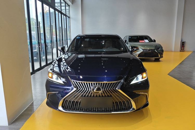 Used Lexus ES 2020 200 Excellence Edition
