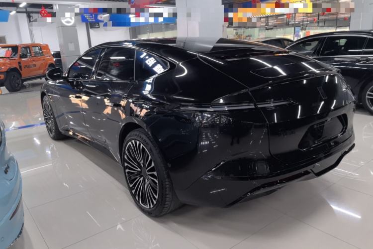 Used  12 2025 Ultra Extended-Range Edition
