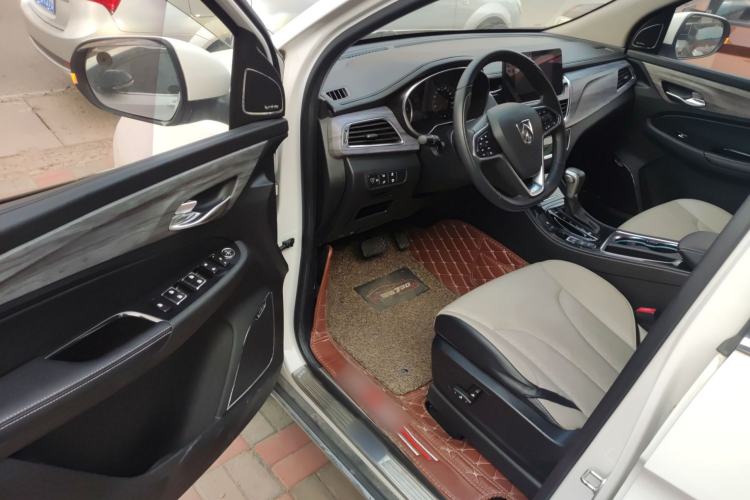 Used Baojun 730 2017 1.5T DCT Flagship Model 7 Seats China V Emission Standard