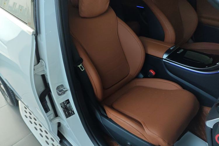 Used Mercedes-Benz GLC 2023 GLC 260 L 4MATIC Luxury Model 5 Seats