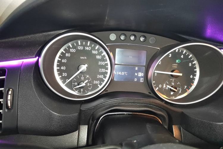 Used Mercedes-Benz R-Class 2017 R 320 4MATIC Business Edition Prestige Model
