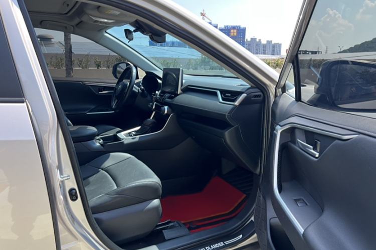 Used Toyota Wildlander 2022 2.0L CVT Two-Wheel Drive Luxury PLUS Edition
