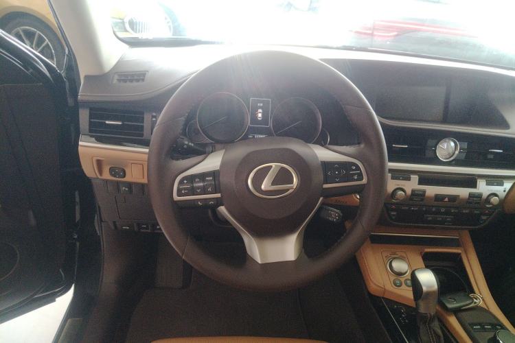 Used Lexus ES 2015 200 Elite Edition
