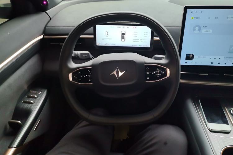 Used  eπ008 2024 210Max Range-Extended Version 6 Seats