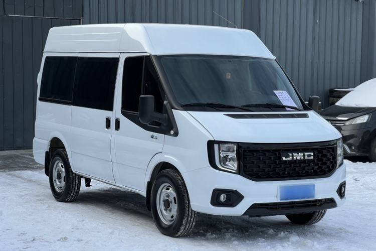 Used JMC Fushun 2023 2.0T Automatic Short-Wheelbase Mid-Top Commercial Multi-Purpose 6-Seater Passenger Vehicle
