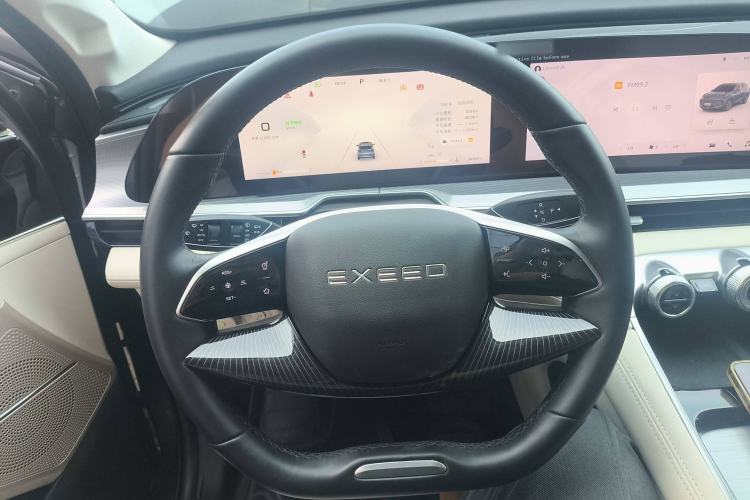 Used  Lingyun 2024 300T Two-Wheel Drive Starlight Edition
