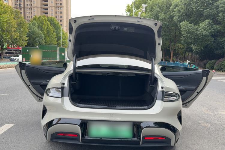 Used  SU7 2024 Four-Wheel Drive Ultra-Long Range Advanced Intelligent Driving Max Edition
