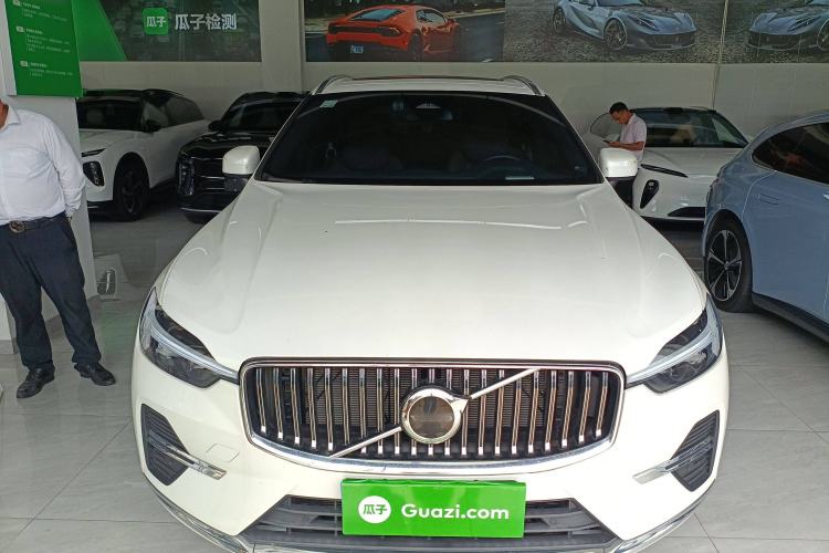 Used Volvo XC60 2025 B5 4x4 Smart Luxury Edition