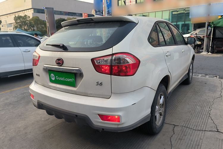 Used BYD S6 2014 2.0L Manual Luxury 5-Seater
