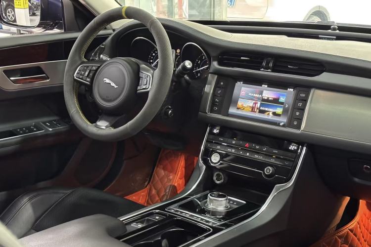 Used Jaguar XF 2016 XF 3.0 SC Two-Wheel-Drive Luxury Edition
