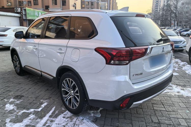 Used Mitsubishi Outlander 2018 2.0L Two-Wheel Drive Glory Edition 5 Seats