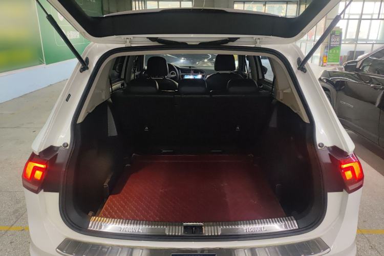 Used Volkswagen Tiguan L 2018 330TSI Automatic Two-Wheel Drive Luxury Edition
