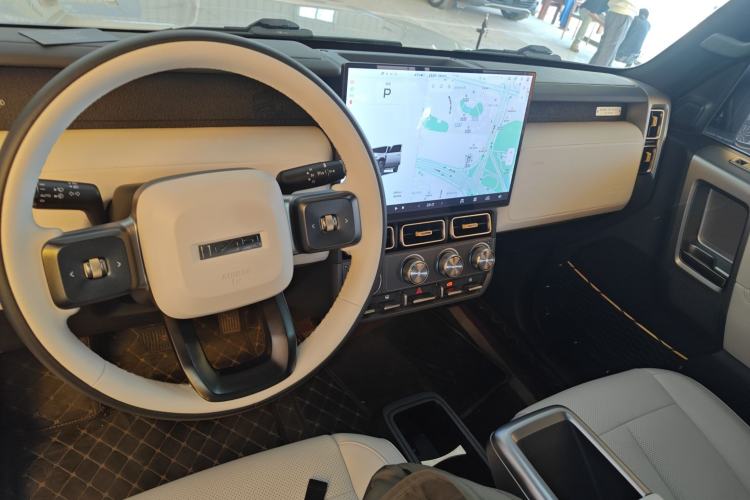 Used  V23 2025 401 Two-Wheel Drive Intelligent Driving Version
