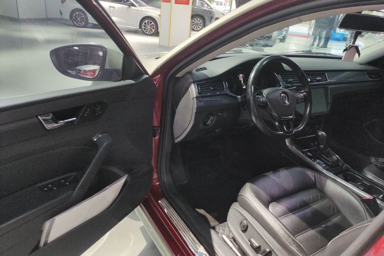 Used Volkswagen Passat 2016 330TSI DSG Luxury Edition
