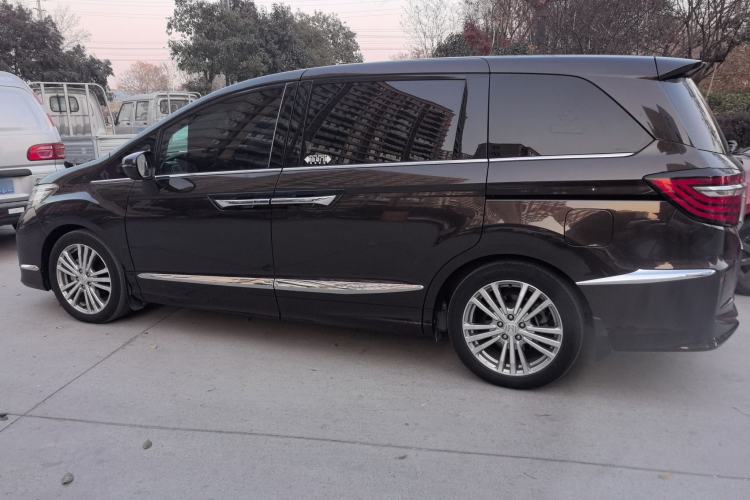 Used Honda Elysion 2016 2.4L Style Edition

