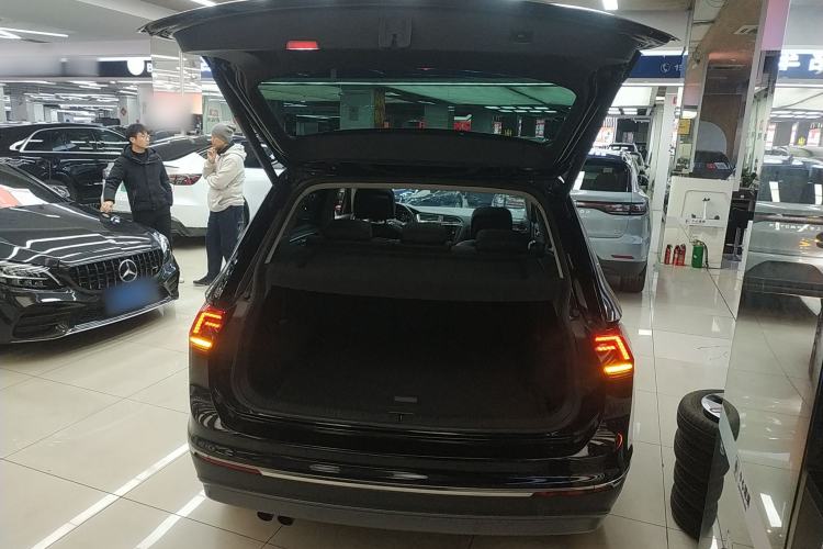 Used Volkswagen Tiguan 2018 330TSI All-Wheel-Drive Innovation Model
