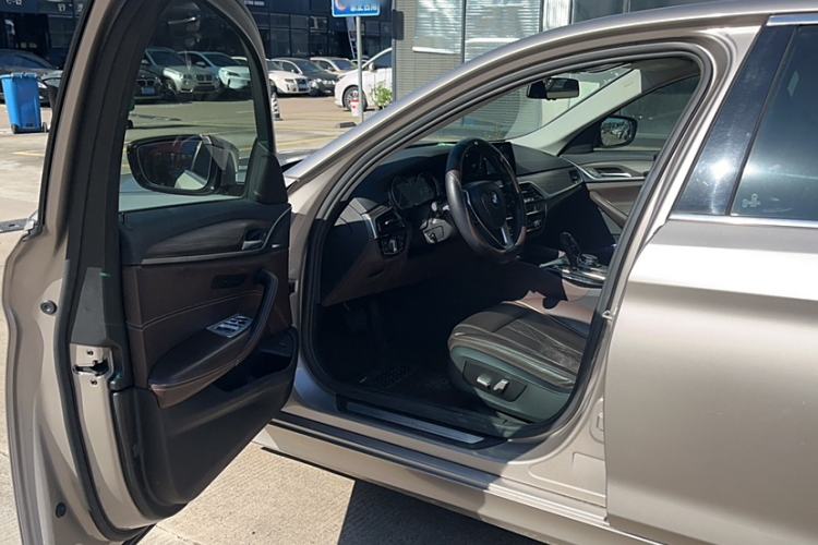 Used BMW 5 Series 2018 530Li Leading Edition Luxury Package
