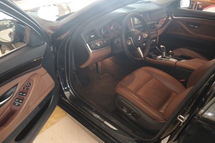 Used BMW 5 Series 2014 525Li Leading Model
