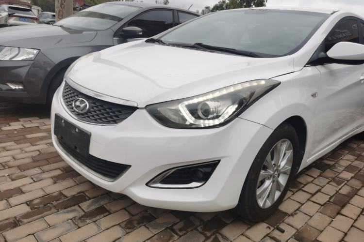 Used Hyundai Elantra (5th Generation / Langdong) 2016 1.6L Automatic Smart Version