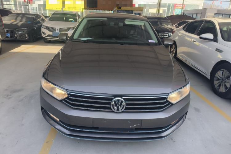 Used Volkswagen Magotan 2017 330TSI DSG Leading Model
