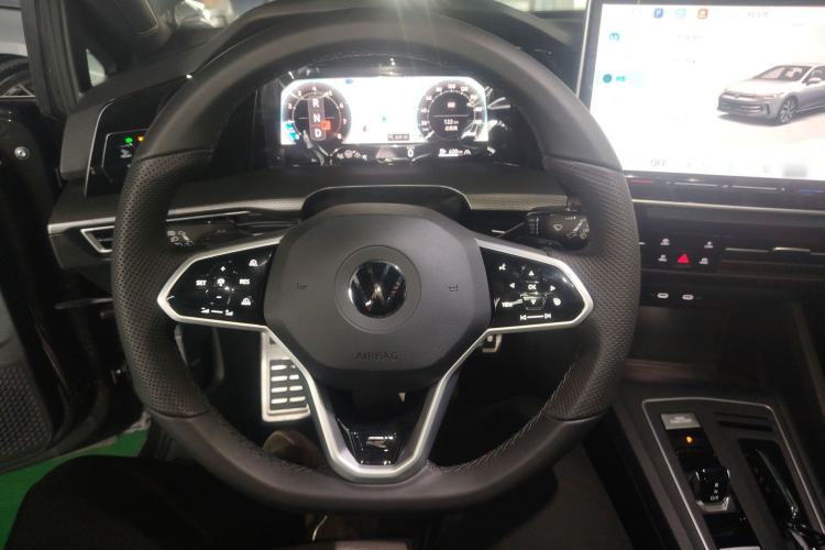 Used Volkswagen Golf 2025 Facelift 300TSI R-Line