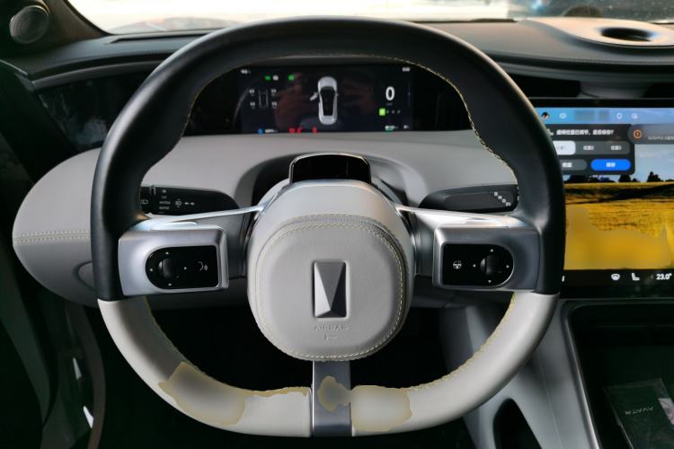 Used  11 2022 Long-Range Dual-Motor Luxury Edition 4 Seats