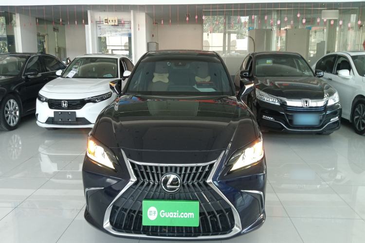 Used Lexus ES 2021 260 Excellence Edition
