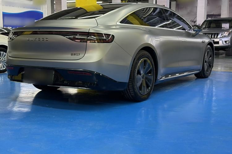 Used Hima Luxeed S7 2024 Max
