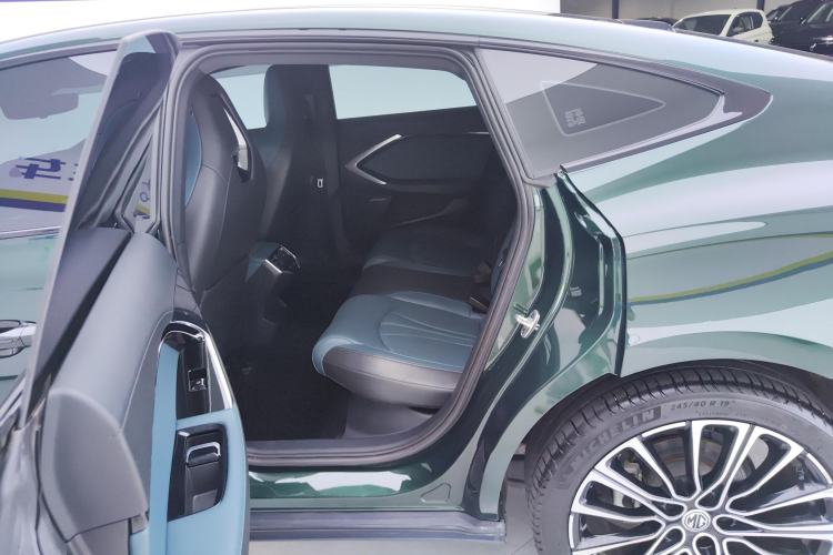 Used MG 7 2023 2.0T Automatic Hunter Luxury Edition
