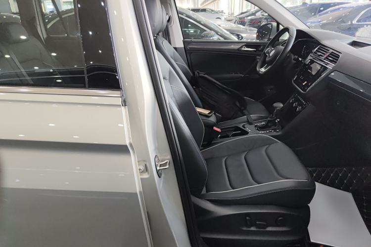 Used Volkswagen Tiguan L 2021 330TSI Automatic Two-Wheel Drive R-Line Flagship Edition
