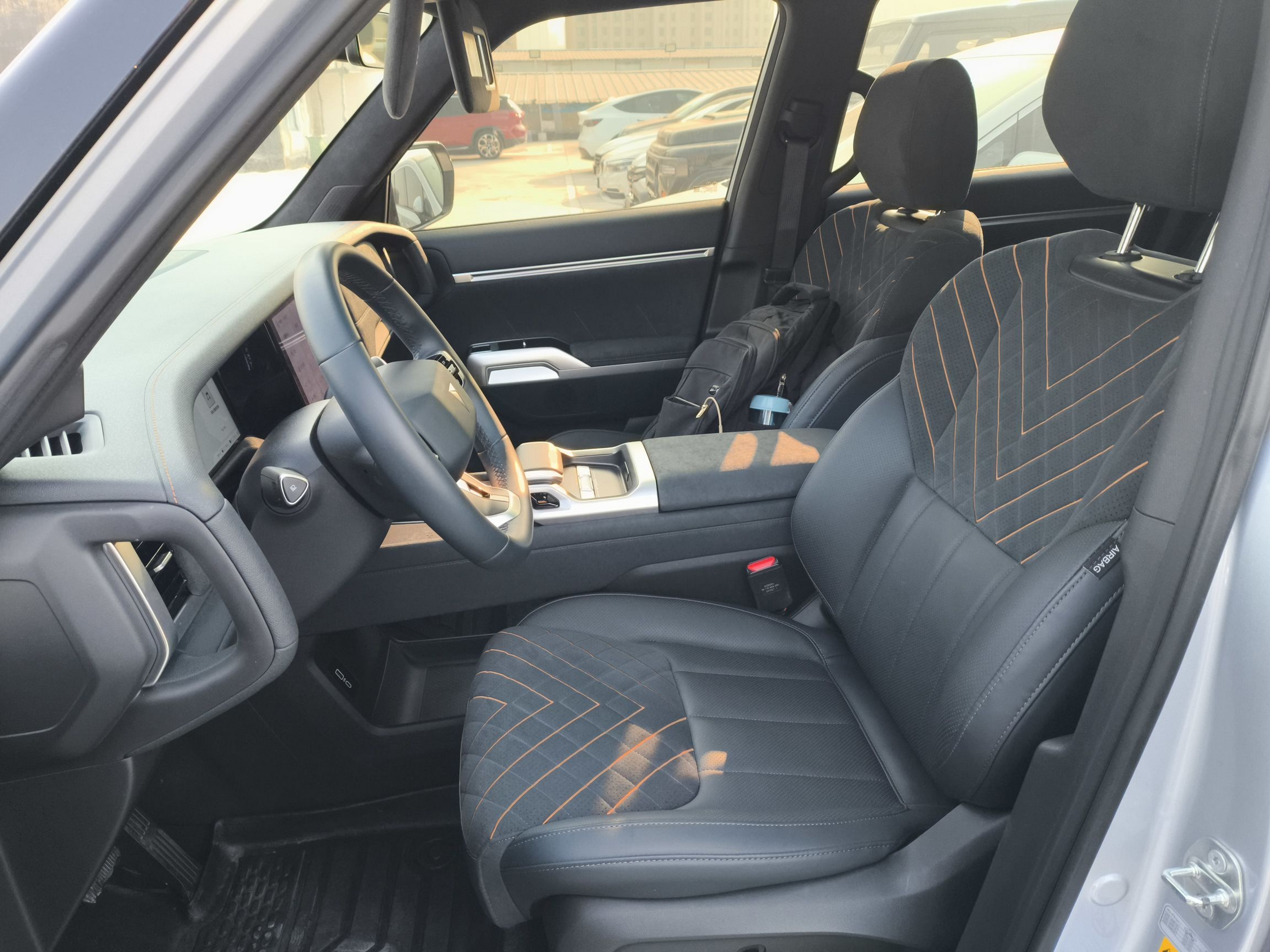 Переднее сиденье в автомобиле