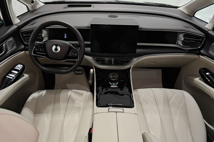 Used Denza D9 2025 DM-i Intelligent Drive 1020 Four-Wheel Drive Flagship Model