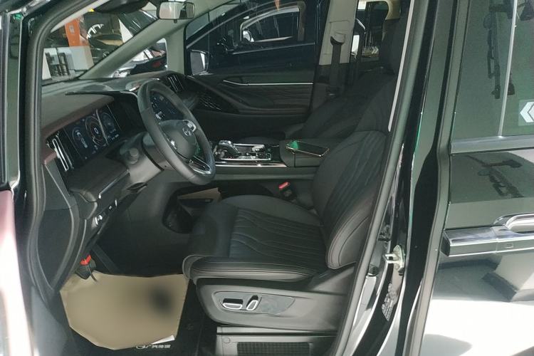 Used GAC Trumpchi M8 2024 Master Series 400T Prestige Edition
